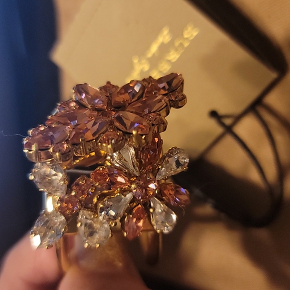 BURBERRY Gold Crystal Daisy Pin Cuff Bracelet NEW - Picture 2 of 7